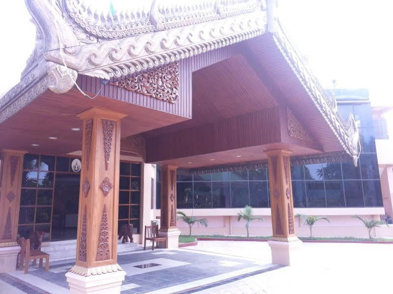 Sky Palace Hotel Баган Экстерьер фото